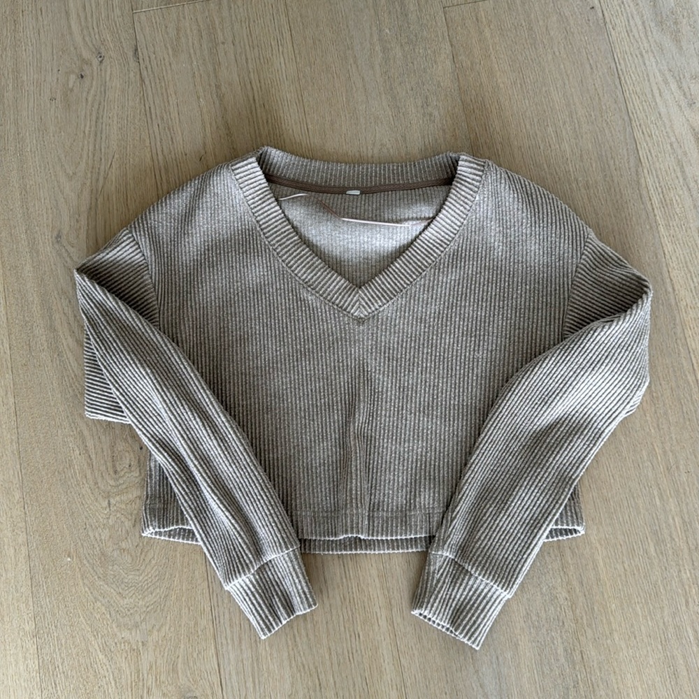 ALO Yoga Muse sweater